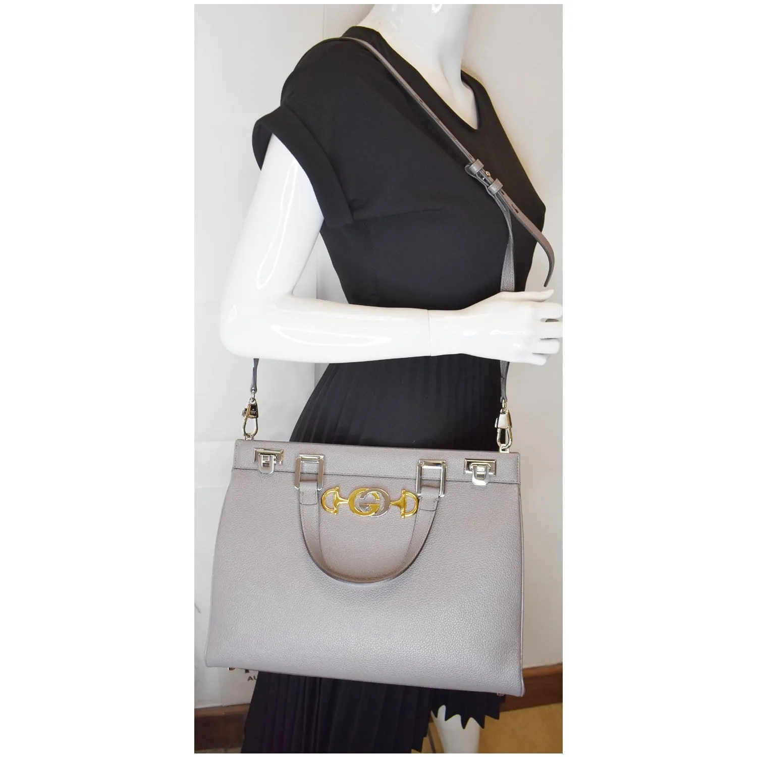 Gucci Zumi Medium Grainy Leather Top Handle Bag Dusty Grey 564714