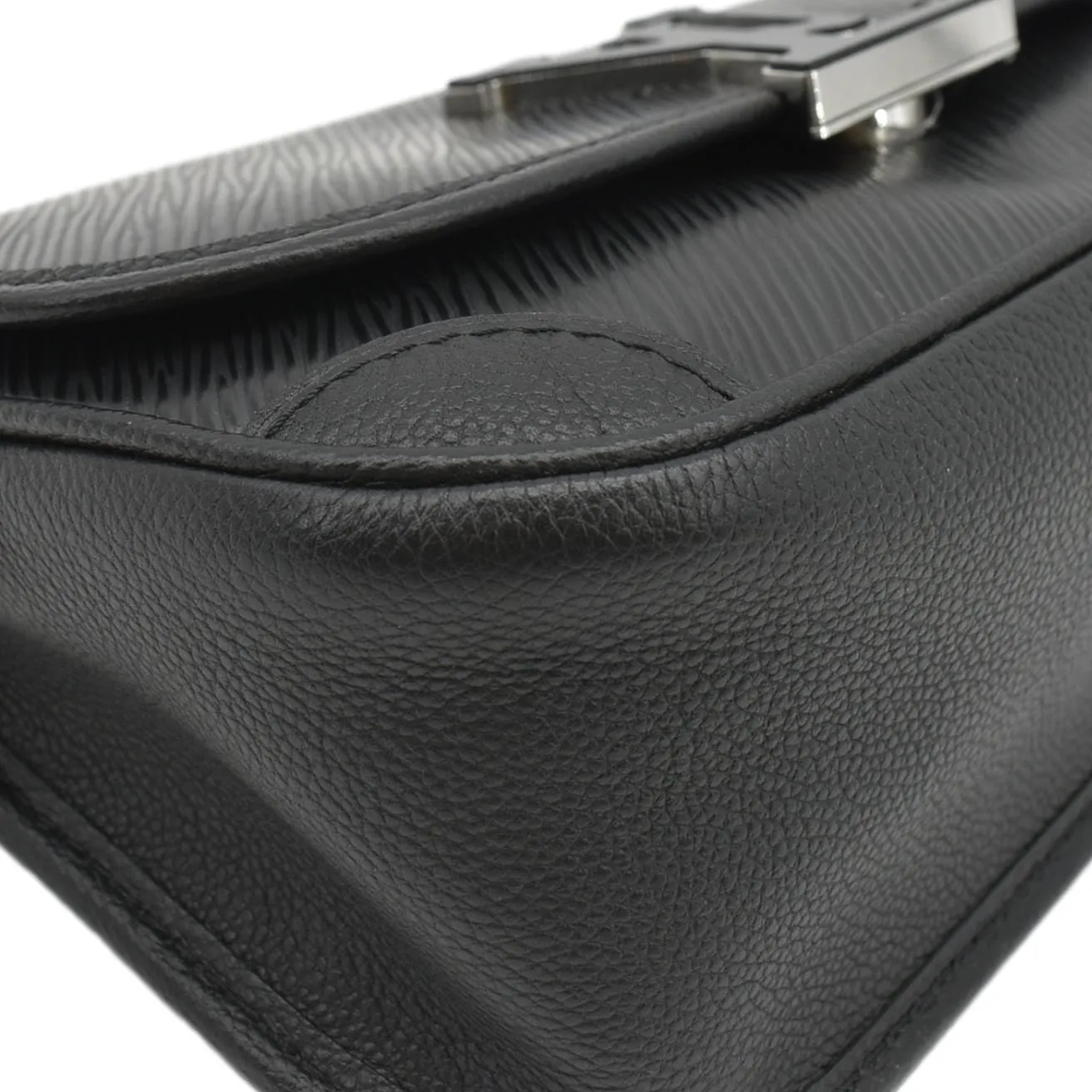 LOUIS VUITTON Buci Epi Grained Leather Shoulder Bag Black